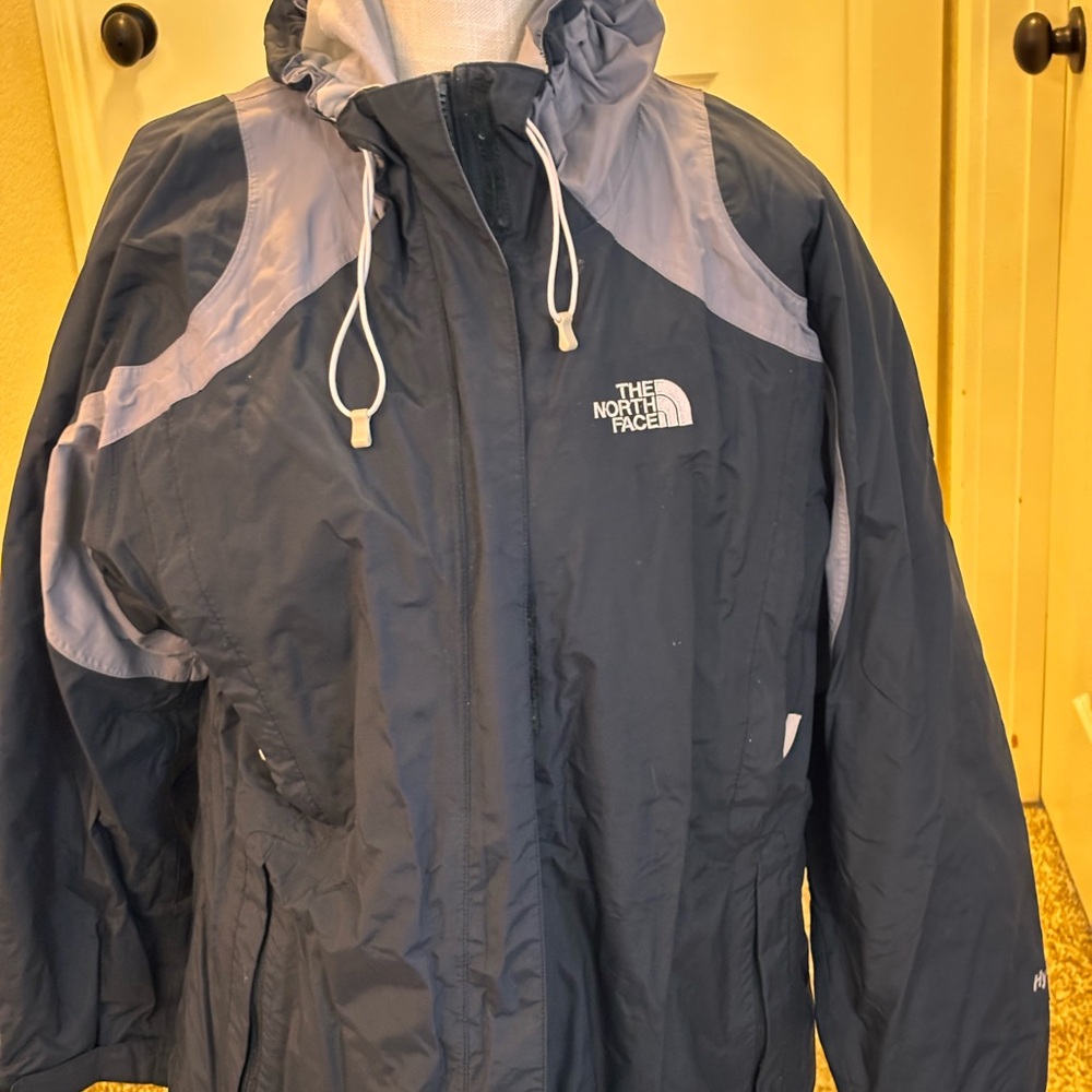 The North Face Women’s Black Jacket- Size L 🌼🌼🌼🌼🌼 - Picture 2 of 16